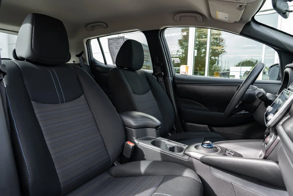 Used 2025 Gray Nissan S image 27
