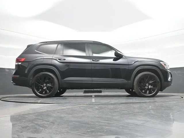 New 2026 Black Volkswagen 2.0T SE w/Technology image 24