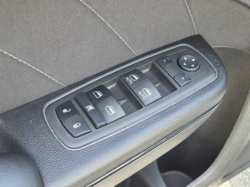 Used 2022 Silver Dodge SXT image 24