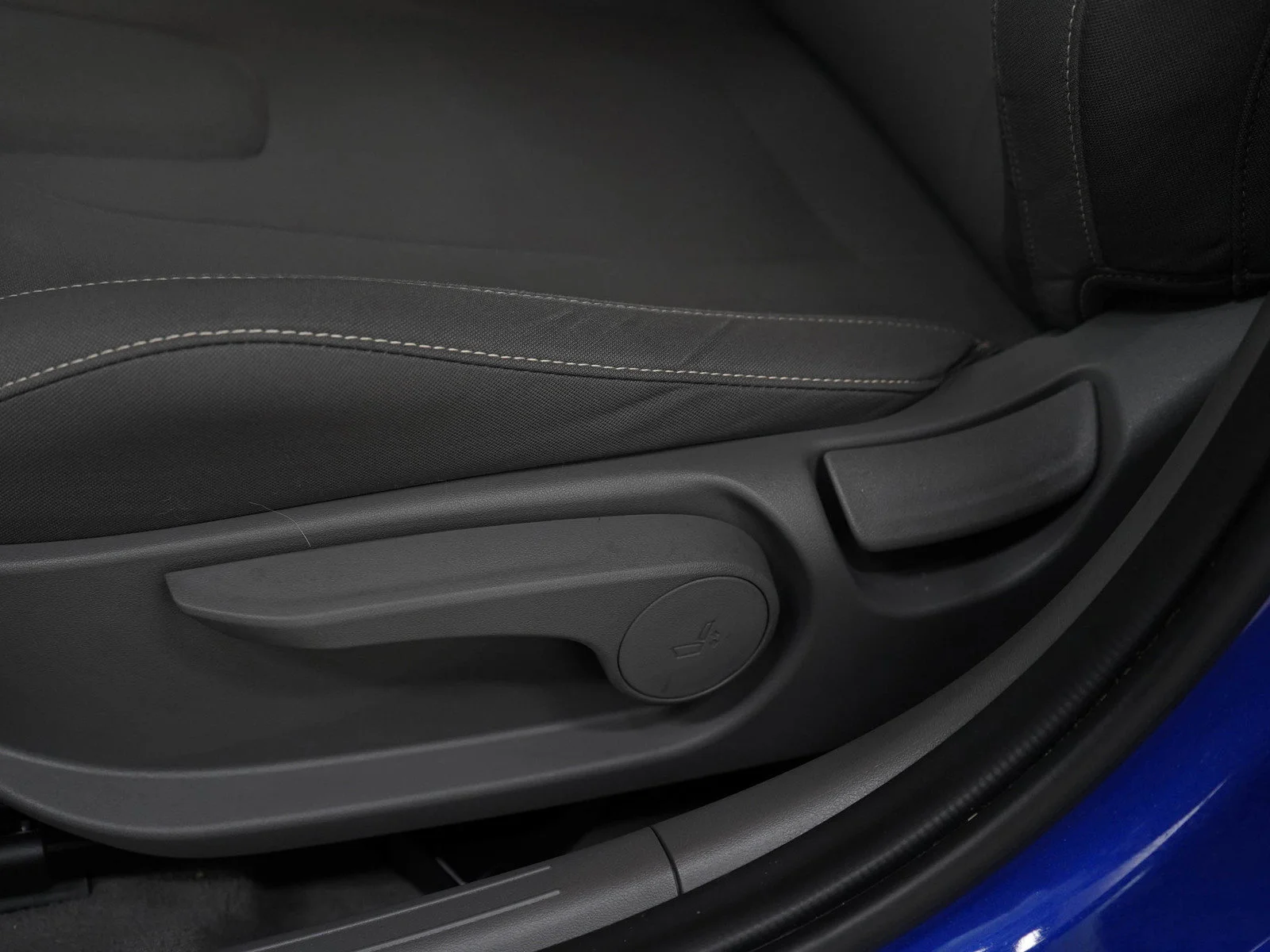 Used 2023 Intense Blue Hyundai SEL image 21