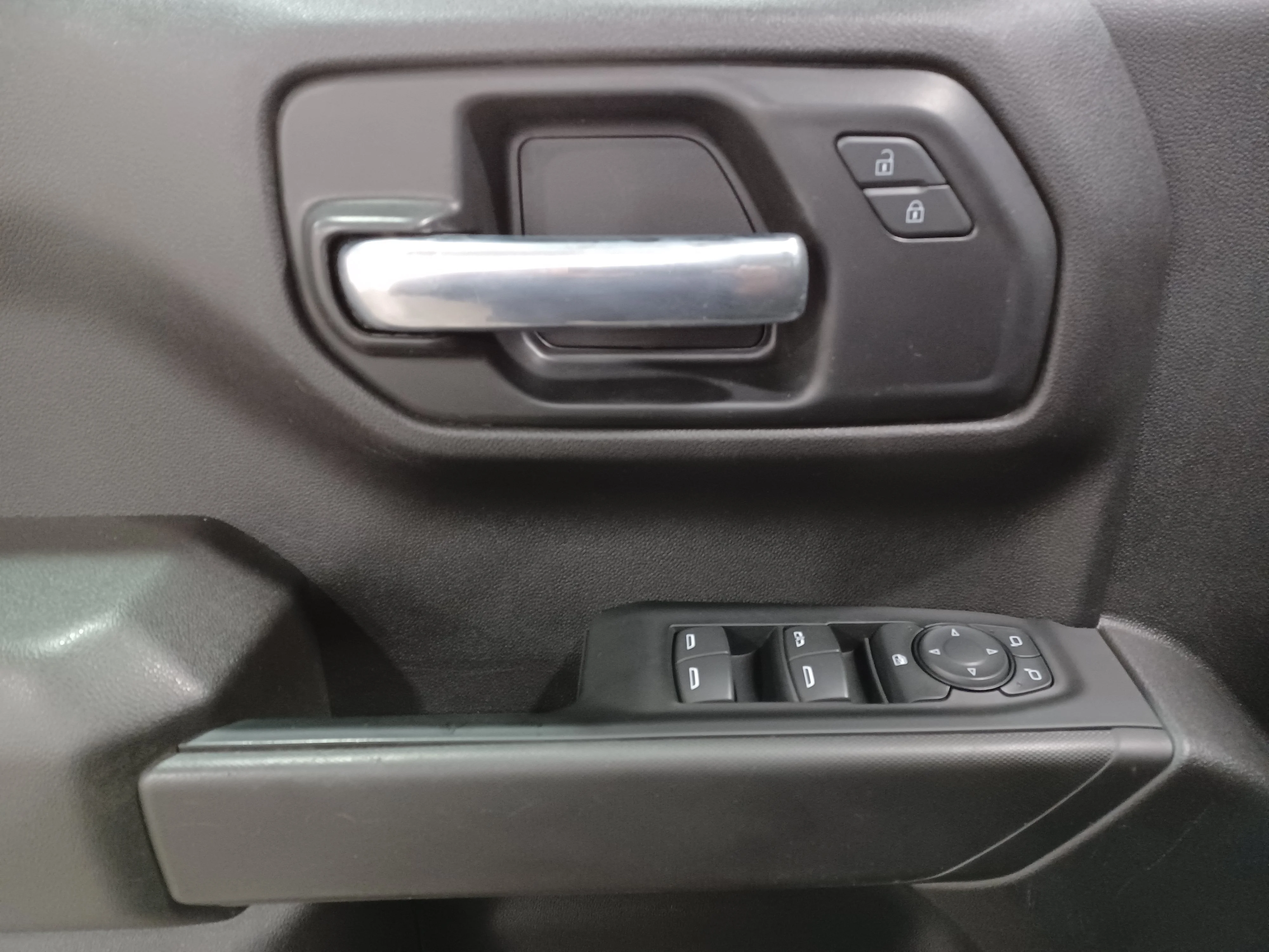 Used 2022 Black Chevrolet Custom Trail Boss 4WD*6 Pass | Adaptive Cruise | Remote Start | Tow Pkg | Park Assist | CarPlay image 9