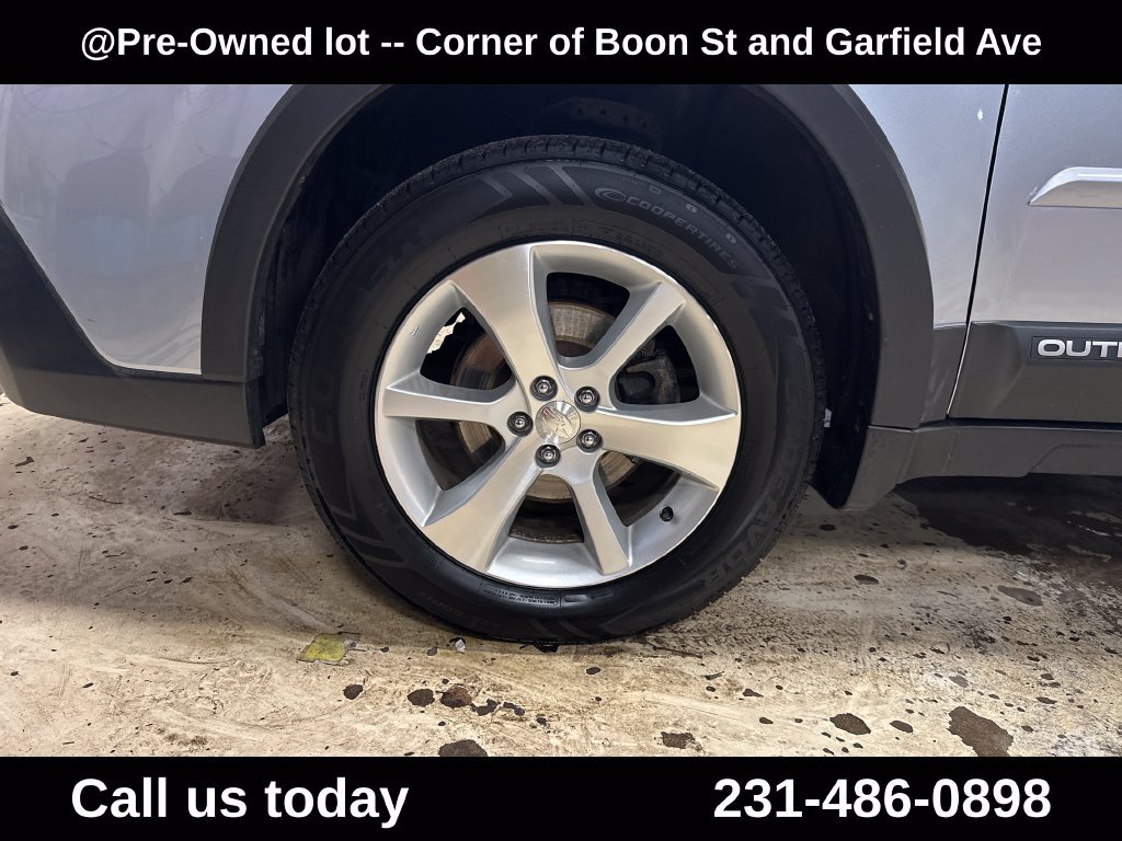 Used 2014 Silver Subaru 2.5i image 11
