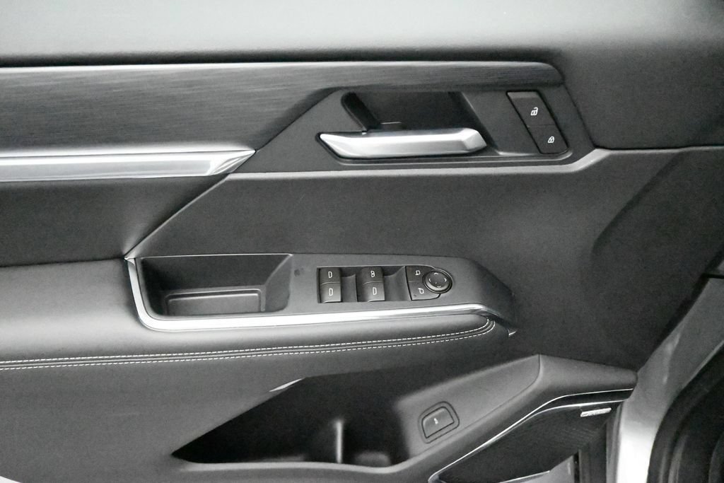 New 2026 Sterling Metallic GMC Elevation image 9