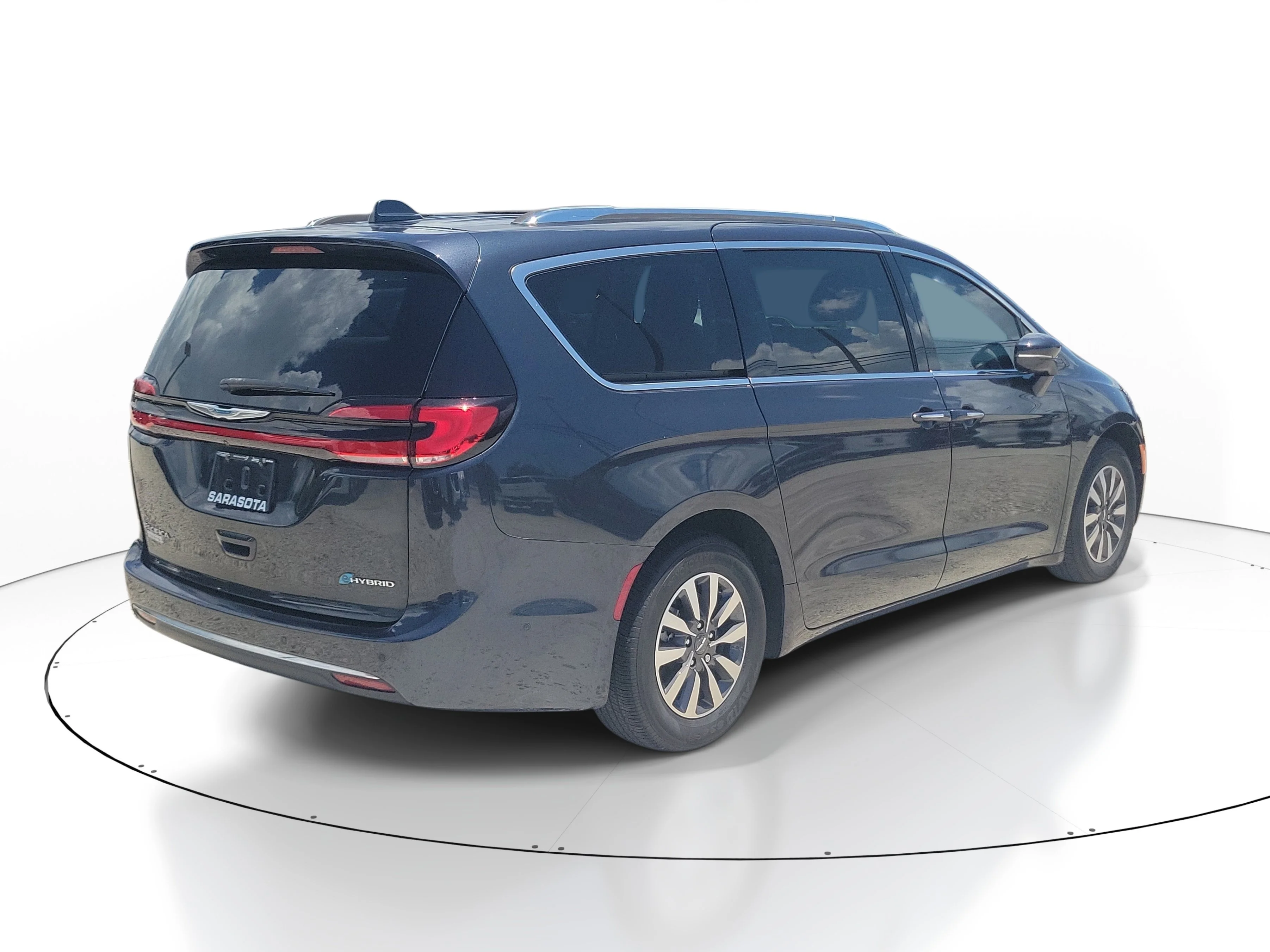 Used 2021 Maximum Steel Metallic Clearcoat Chrysler Hybrid Touring L image 6