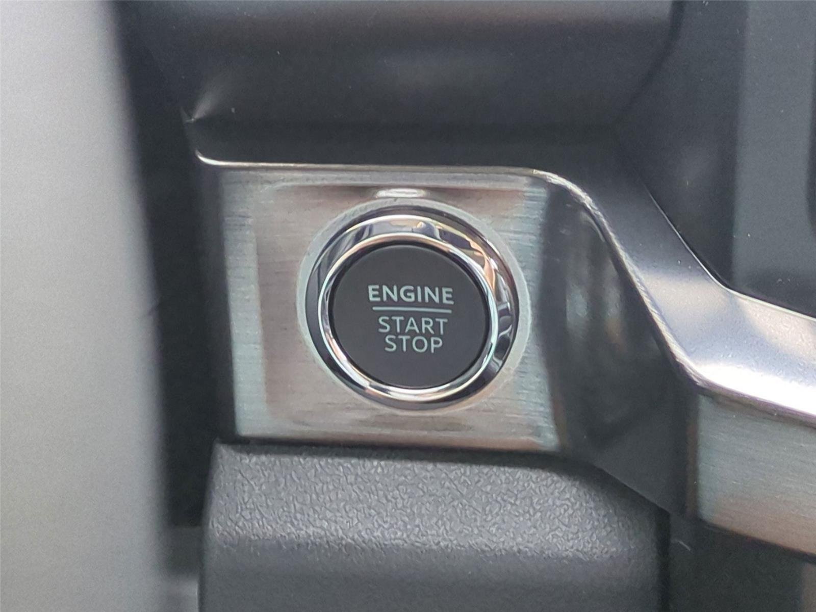 New 2026 Agate Black Metallic Ford F-350® Lariat® image 31