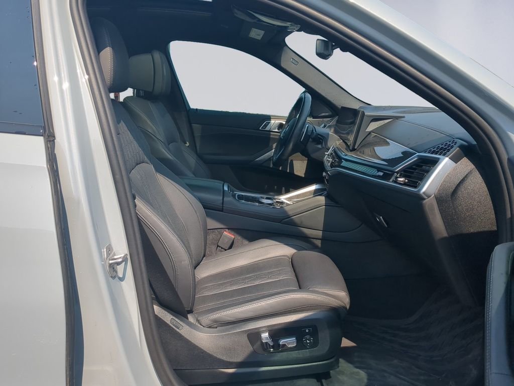 Used 2024 Brooklyn Gray Metallic BMW M60i image 18