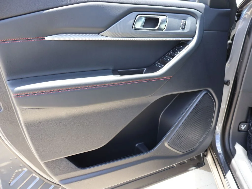 New 2026 Carbonized Gray Metallic Ford ST-Line image 22