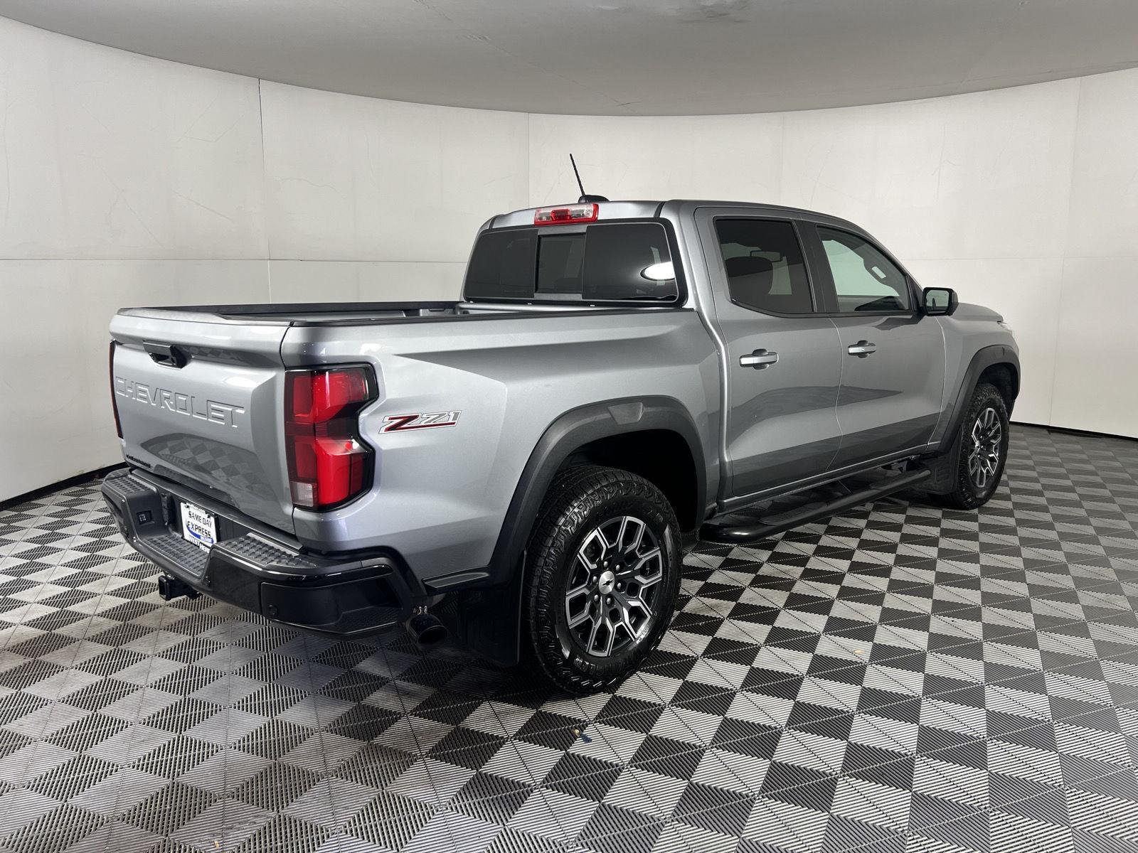 Used 2024 Sterling Gray Metallic Chevrolet 4WD Z71 image 29