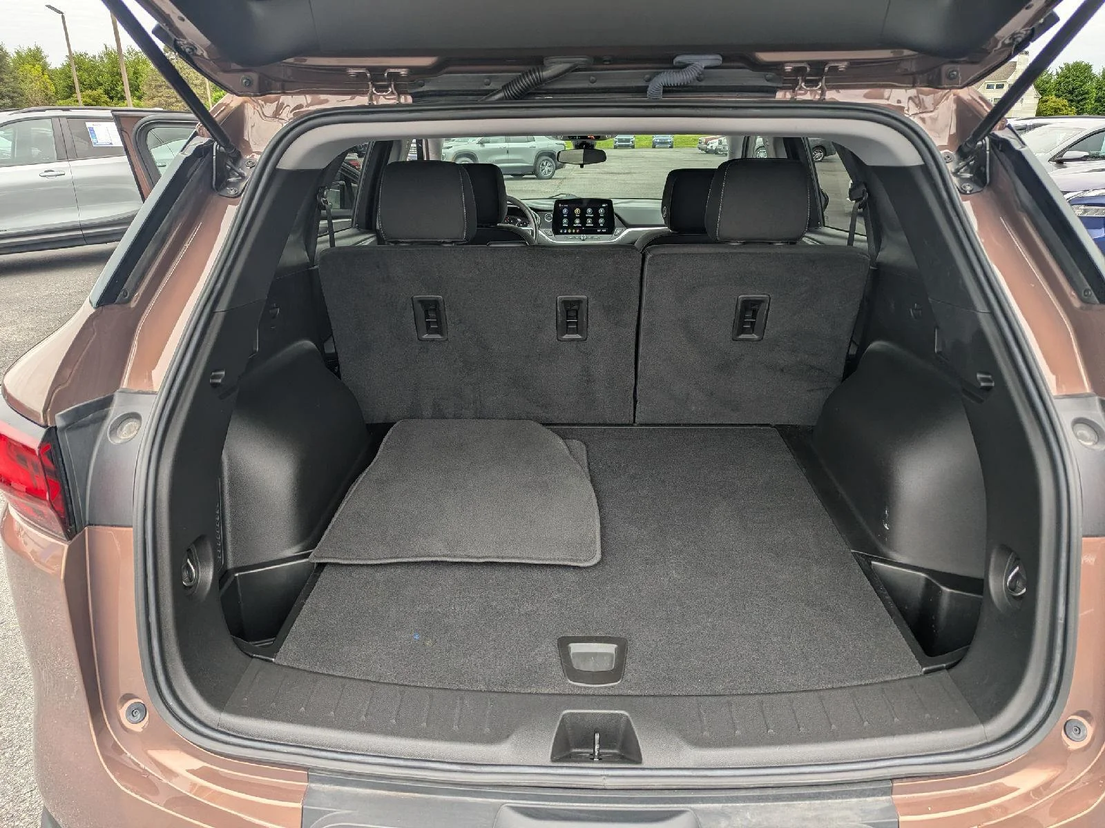 Used 2023 Copper Bronze Metallic Chevrolet 2LT image 27