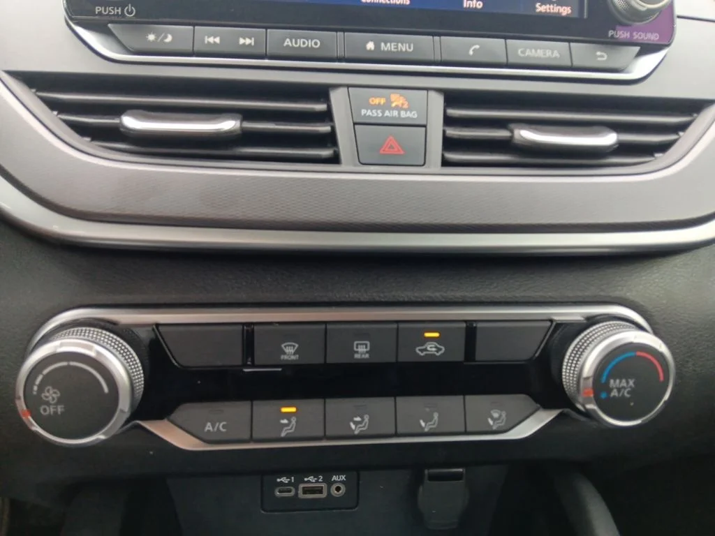 Used 2025 Scarlet Ember Nissan 2.5 SR image 21