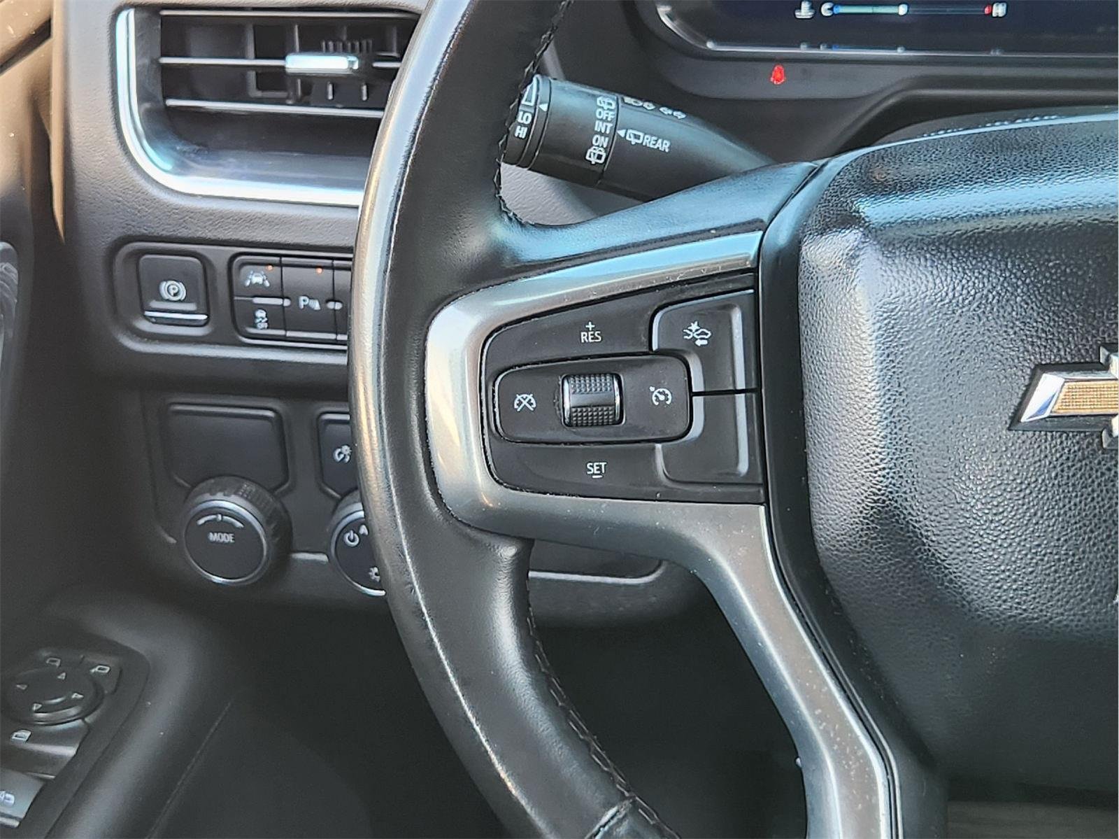 2024 Chevrolet Suburban LT - Photo 27