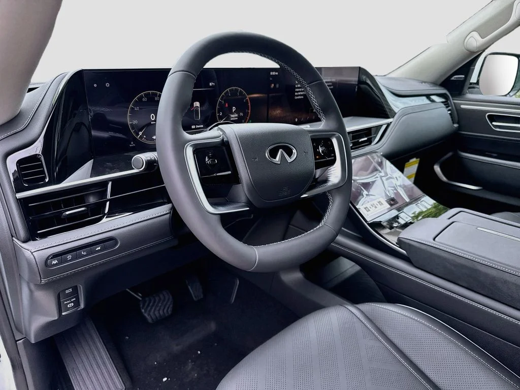 New 2027 RADIANT WHITE INFINITI Luxe 4WD image 9
