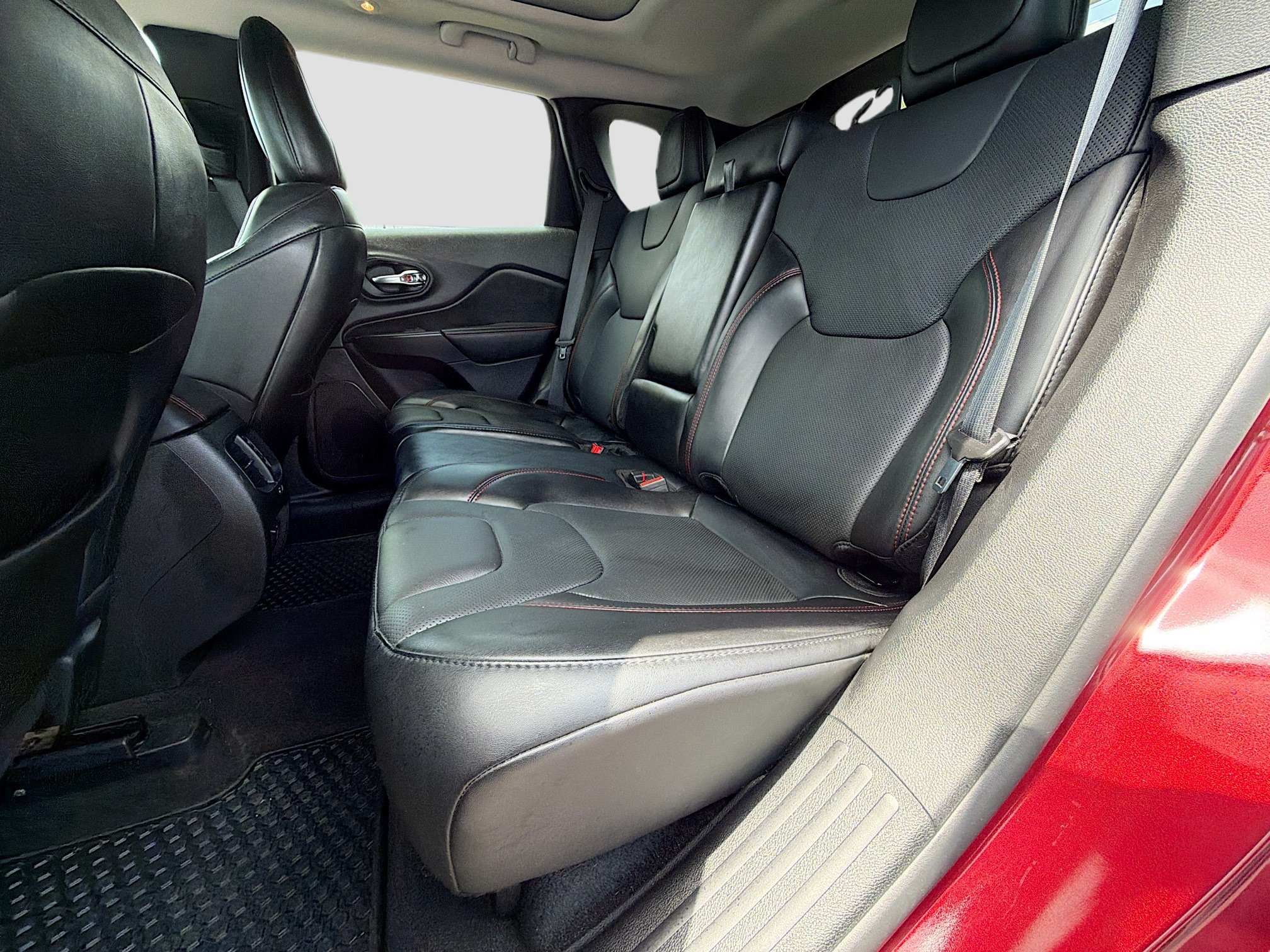 Used 2021 Velvet Red Pearlcoat Jeep Trailhawk image 21