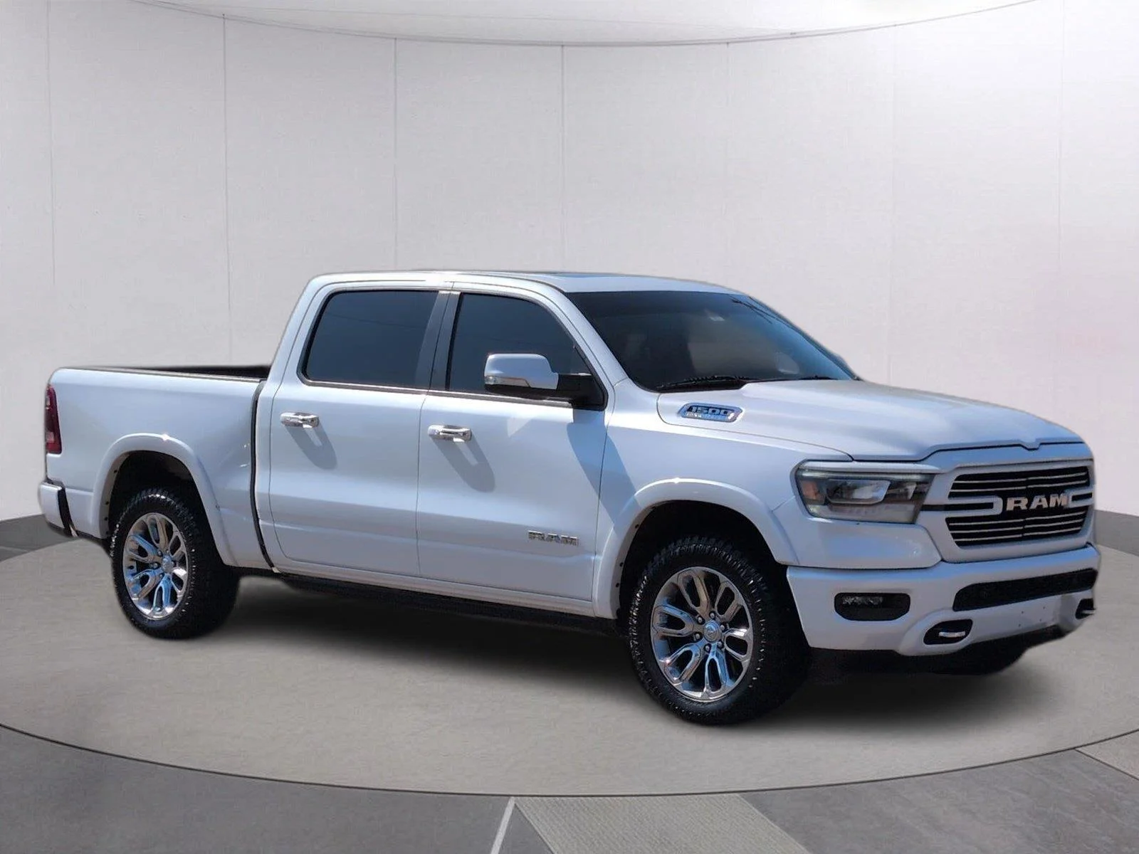 Used 2022 Ivory White Tri-Coat Pearlcoat Ram Laramie image 6