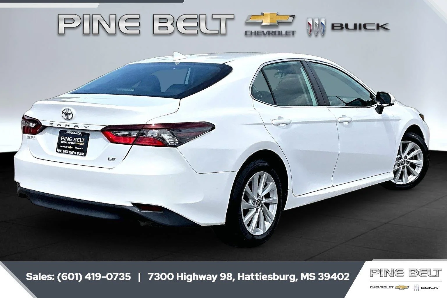 Used 2022 Super White Toyota LE image 11