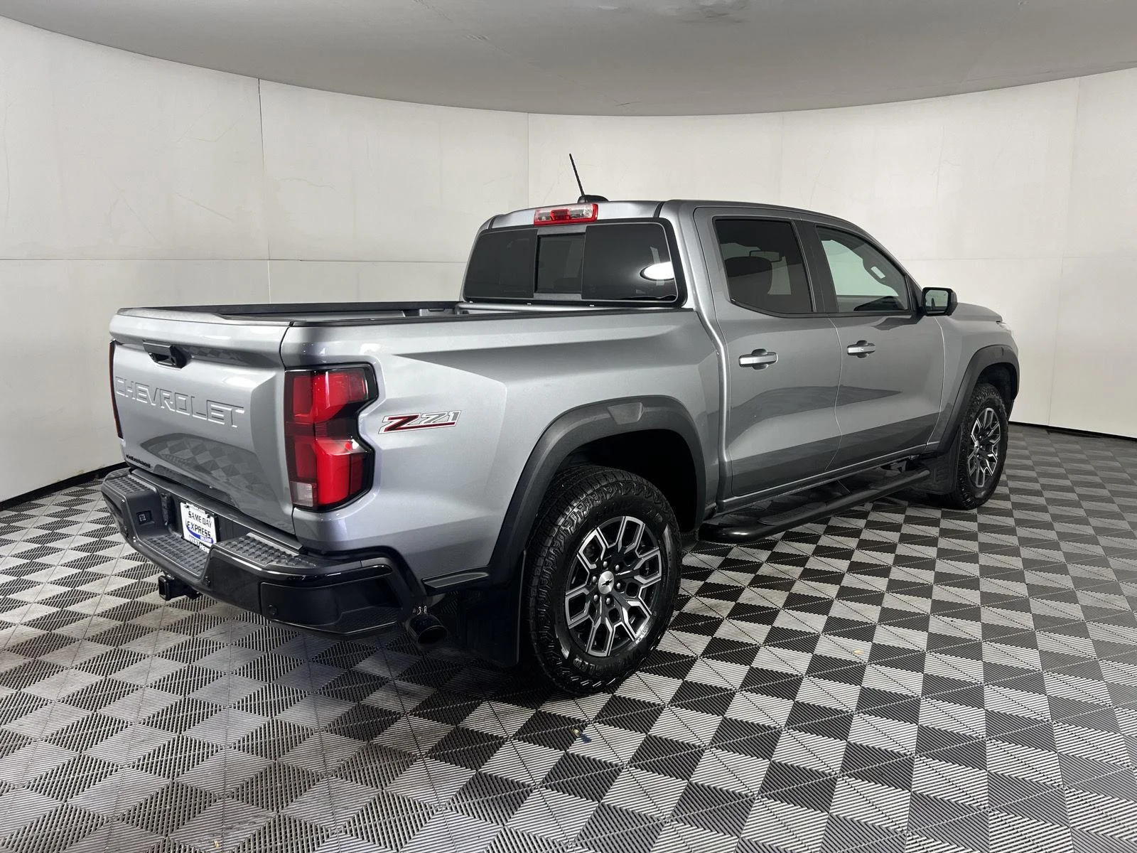 Used 2024 Sterling Gray Metallic Chevrolet Z71 image 29