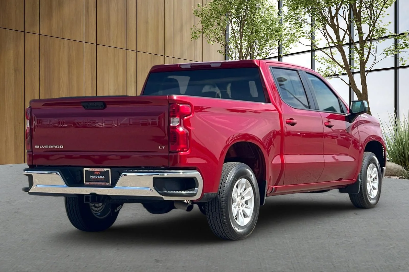 Used 2023 Red Chevrolet LT image 4