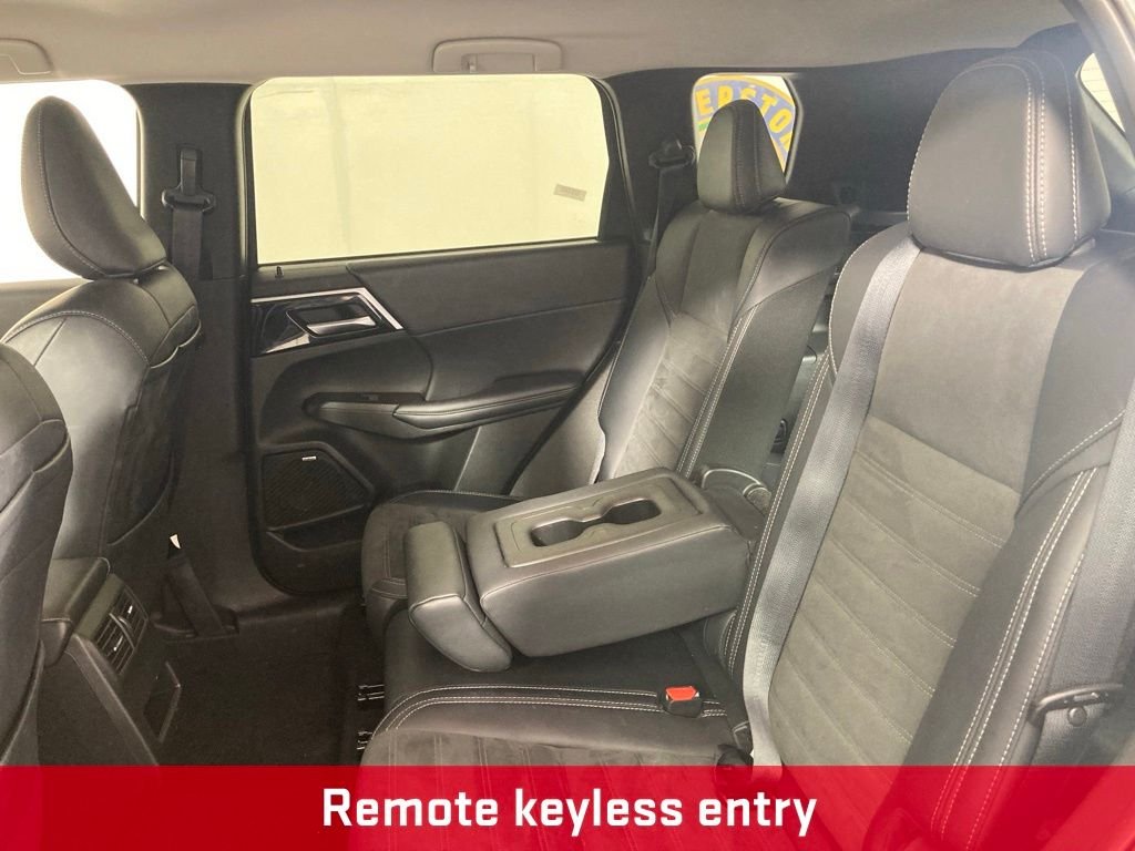 Used 2025 Gray Mitsubishi SE image 14