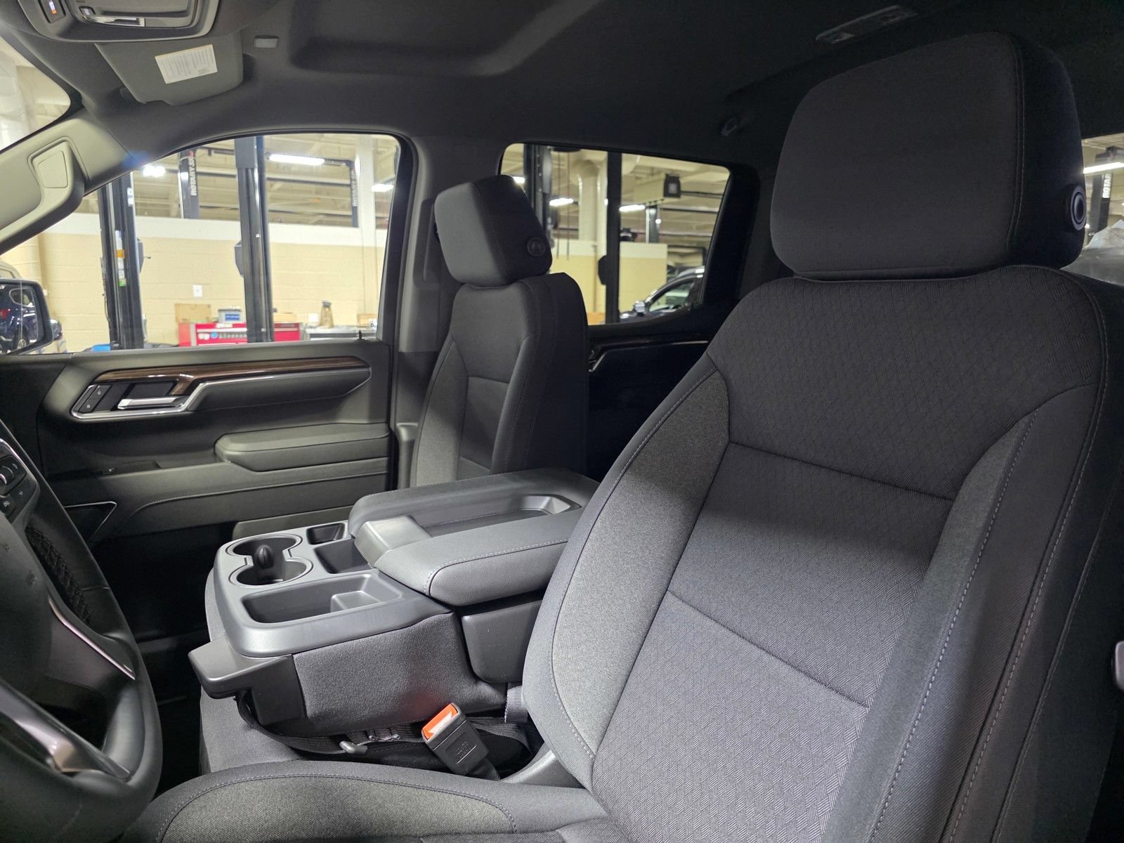 New 2026 Summit White Chevrolet LT (2FL) image 25