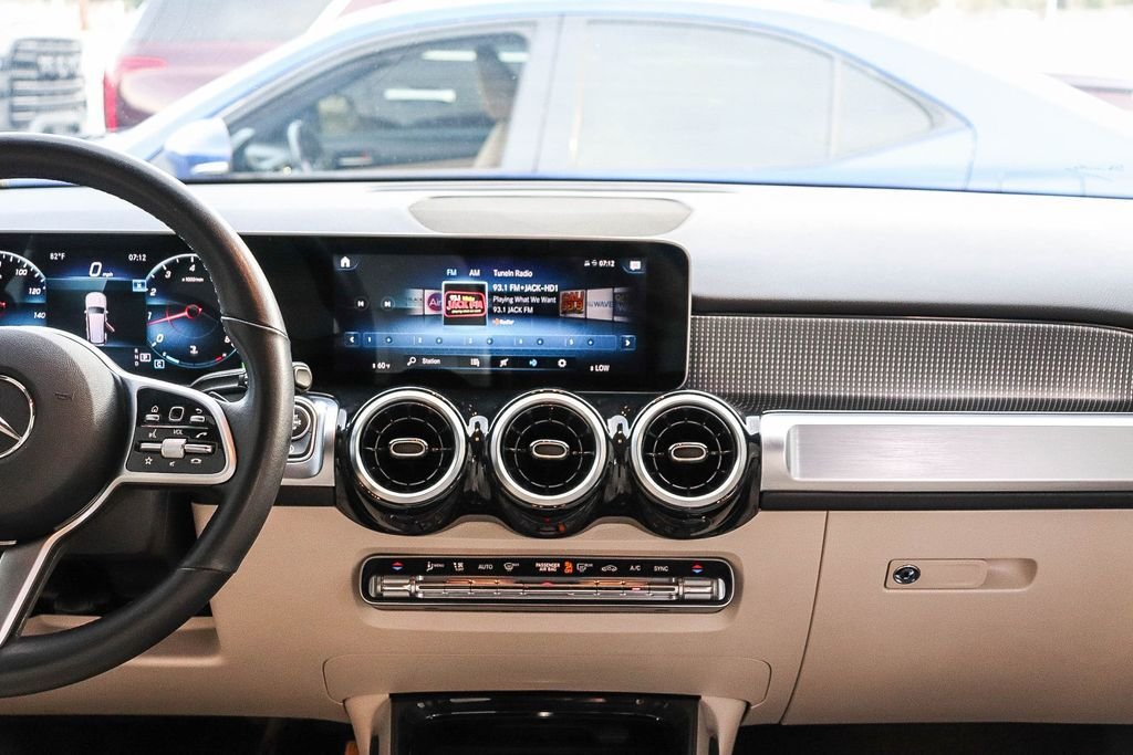 Used 2021 Polar White Mercedes-Benz GLB 250 image 15