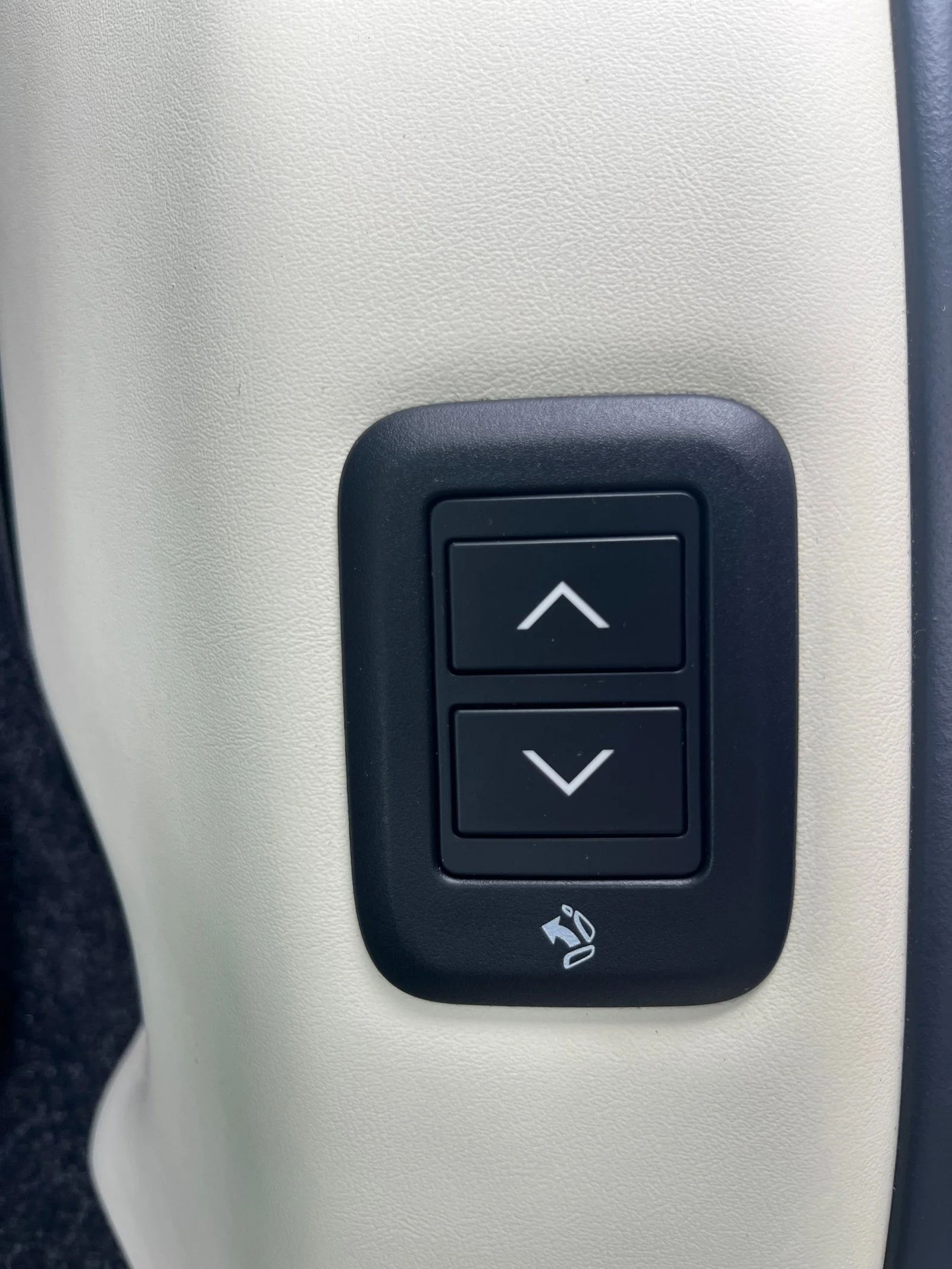 Used 2022 Fuji White Land Rover SE AWD image 37
