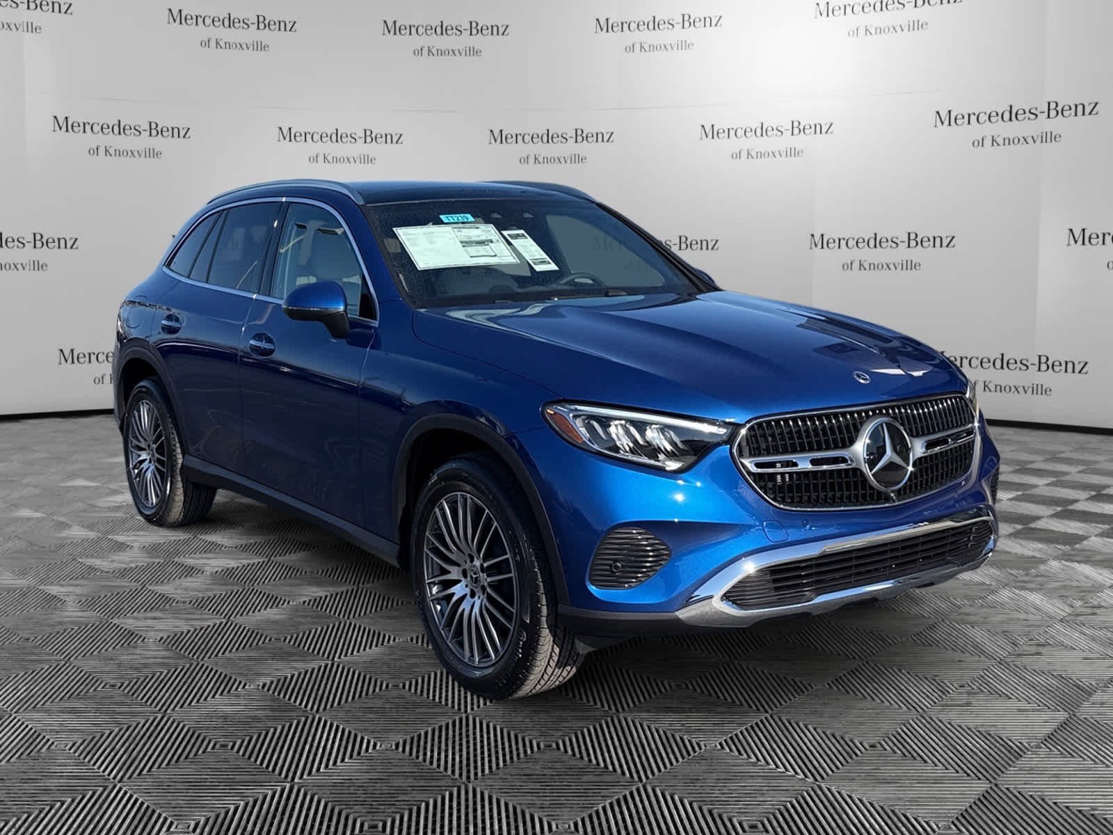Used 2026 Starling Blue Metallic Mercedes-Benz GLC 300 image 7