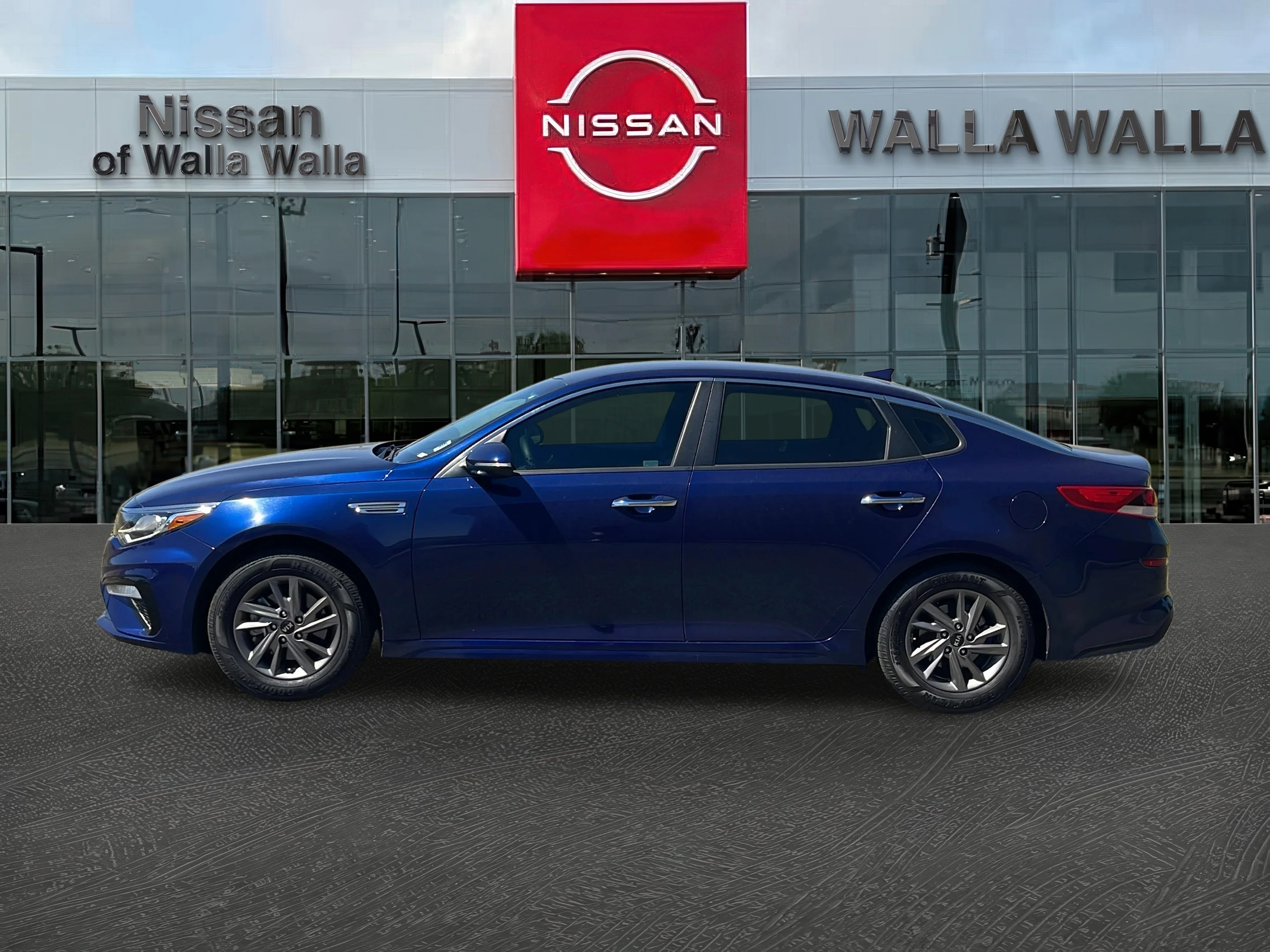 Used 2020 Blue KIA LX image 4