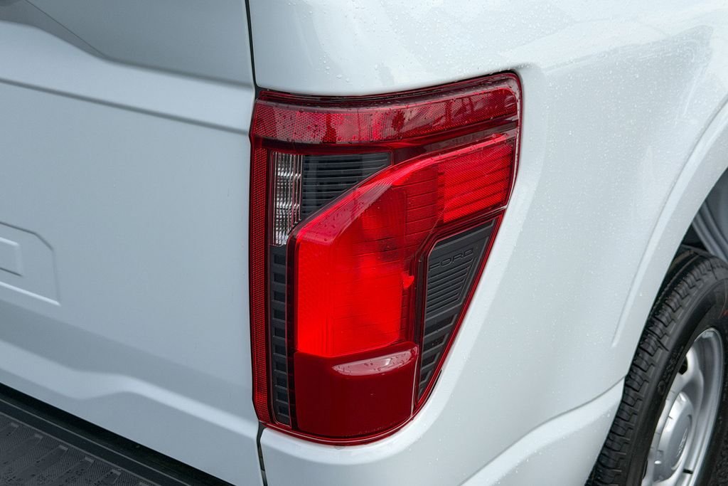 New 2026 Oxford White Ford XL image 6