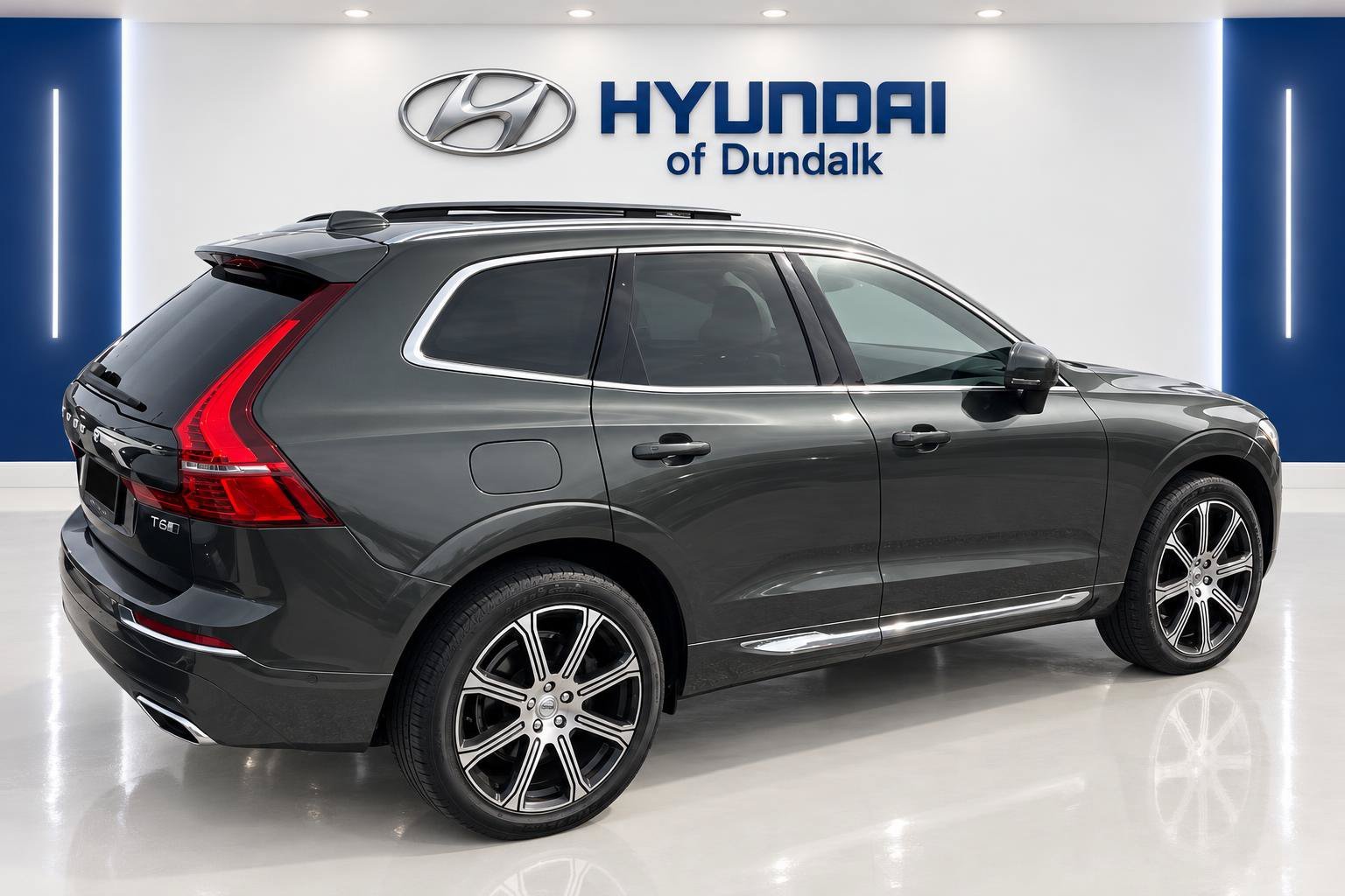 Used 2018 Green Volvo T6 Inscription image 4