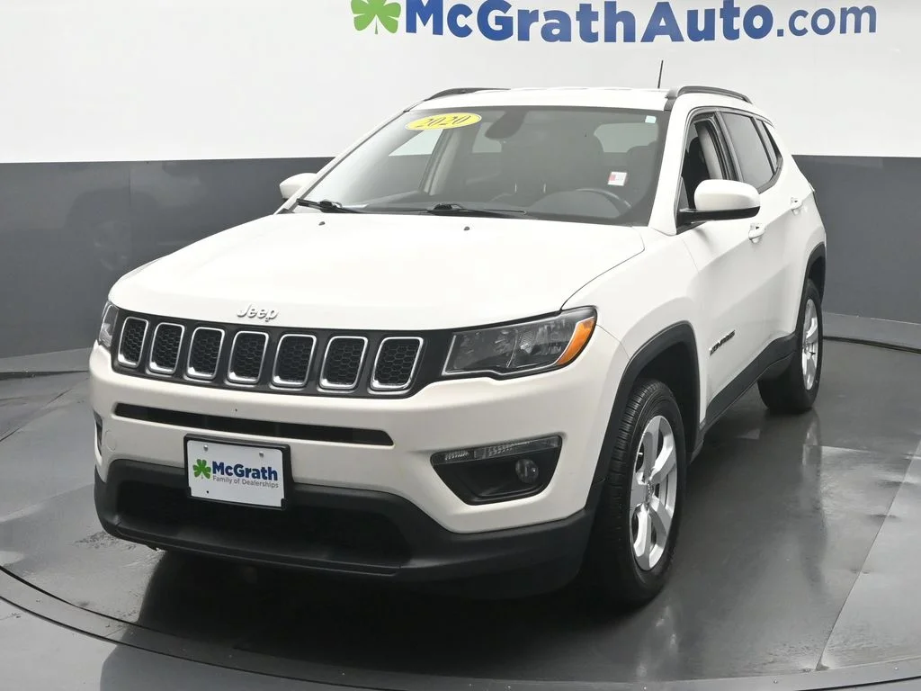 Used 2020 White Jeep Latitude image 20