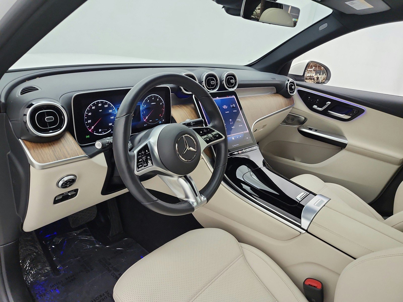 Used 2024 Polar White Mercedes-Benz GLC 300 4MATIC® SUV image 12