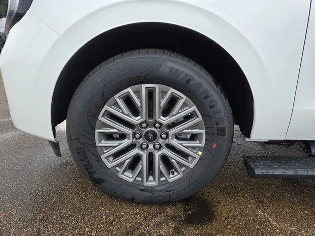 New 2027 Star White Metallic Tri-Coat Ford Platinum image 46