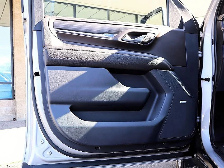 Used 2023 Pearl Beige Metallic GMC Denali image 11