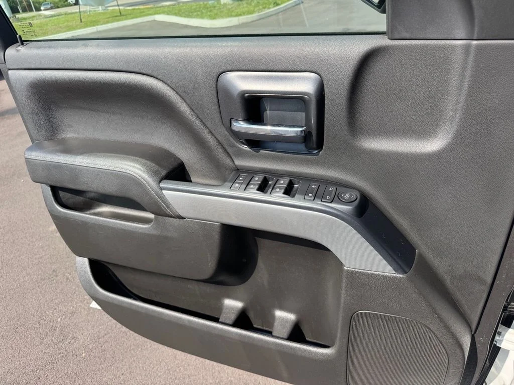 Used 2018 White Chevrolet LT image 16