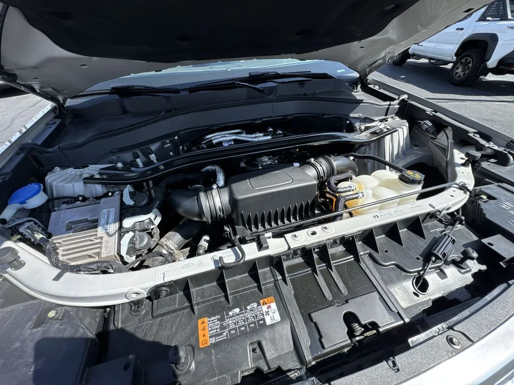 Used 2020 Green Ford Platinum image 31