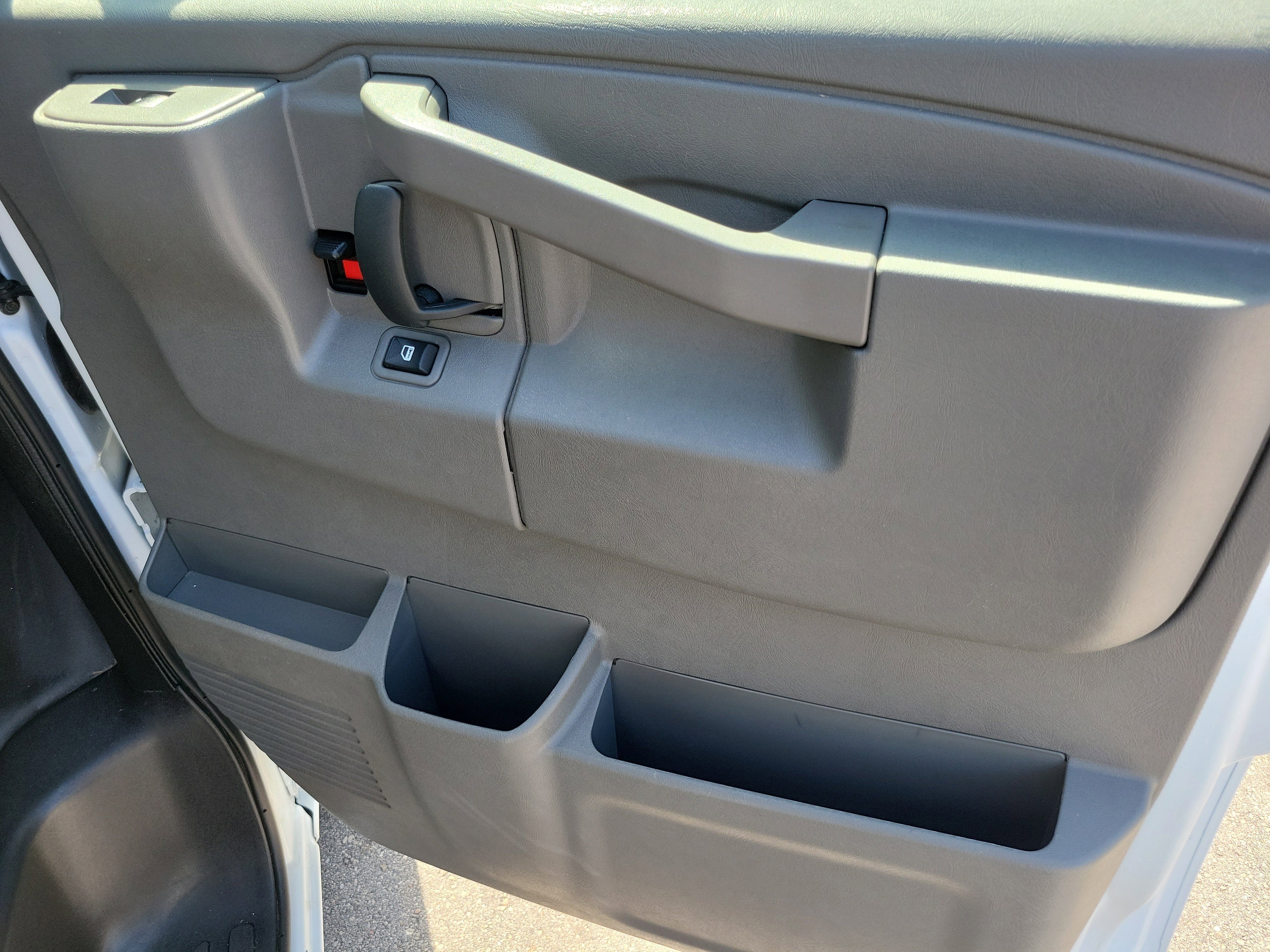 Used 2025 White Chevrolet Work Van image 9