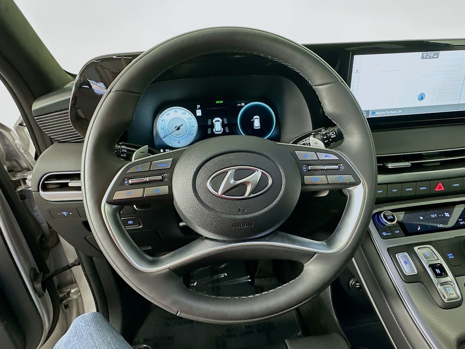 Used 2025 Silver Hyundai Calligraphy image 11