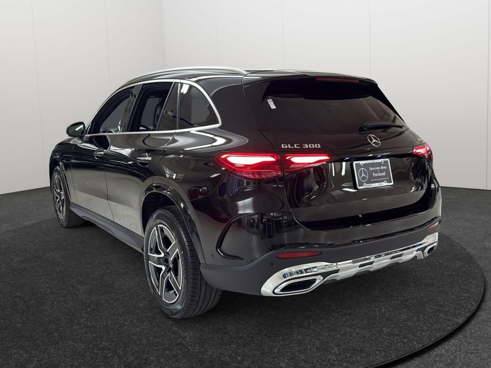 New 2026 Black Mercedes-Benz GLC 300 image 5