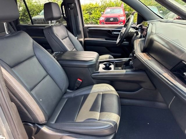 Used 2025 Gray Chevrolet LT image 21