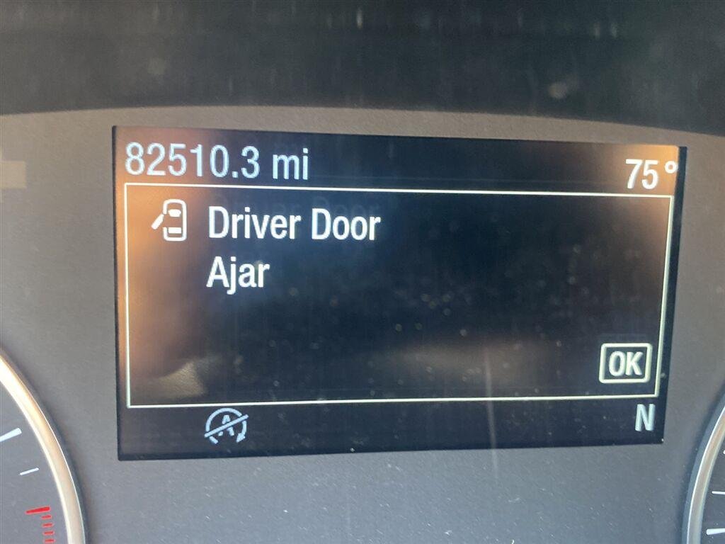 Used 2019 Shadow Black Ford SE image 21
