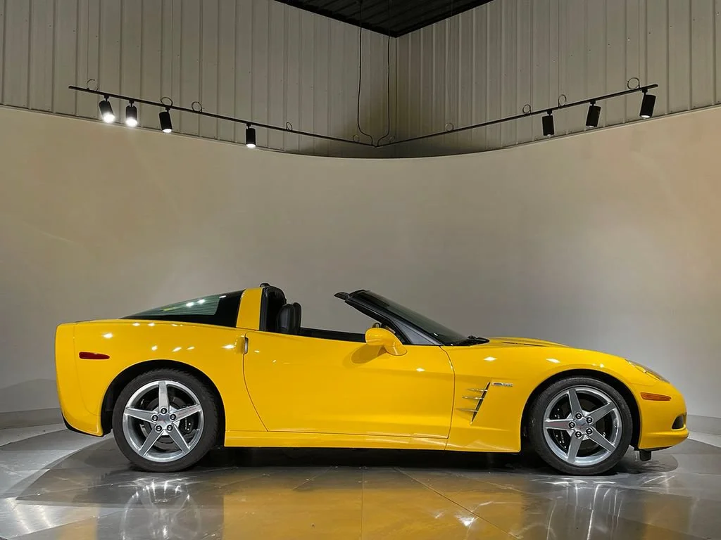 Used 2005 Millenium Yellow Chevrolet BASE image 4