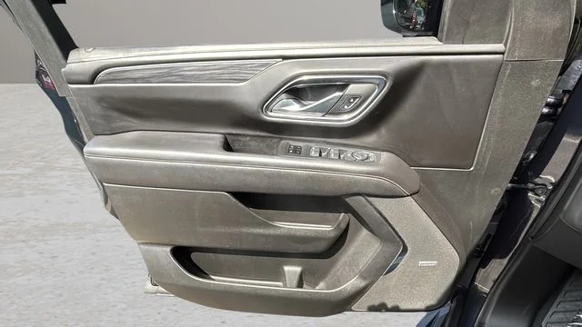 Used 2023 Silver GMC SLT image 17