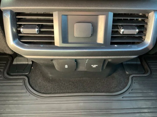 Certified Used 2023 Gray Metallic Ford Lariat image 24