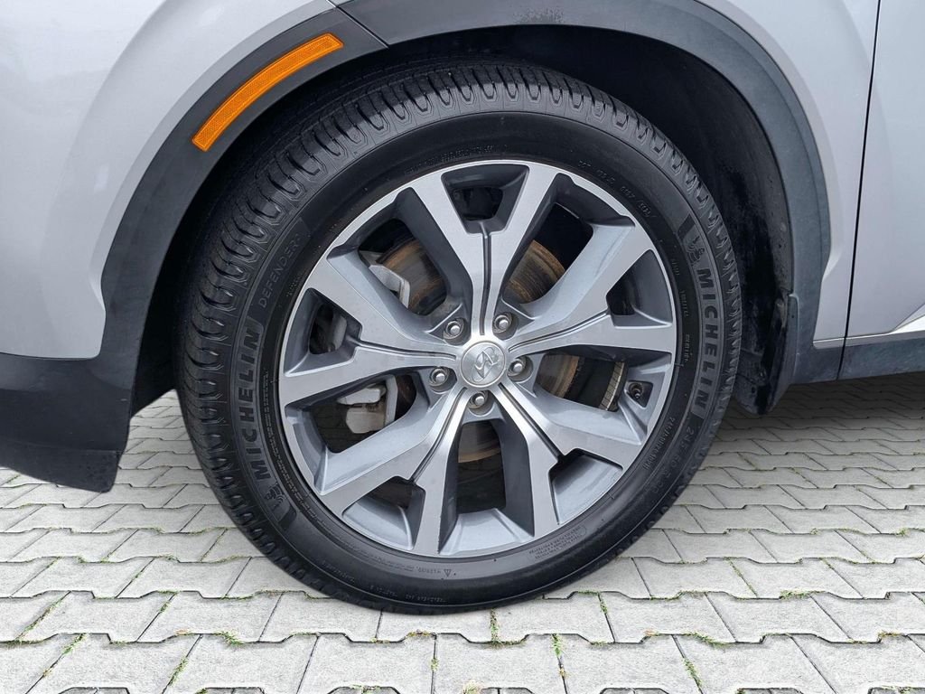 Used 2021 Silver Hyundai SEL image 4