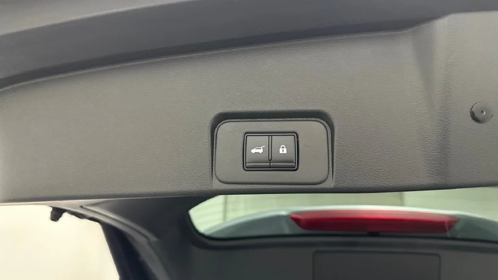 Used 2023 Gray Nissan Platinum image 26