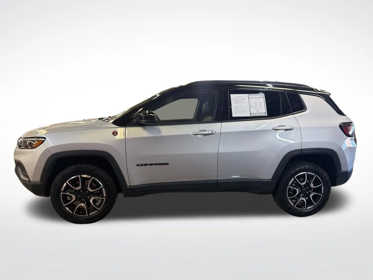 Used 2025 Silver Jeep Trailhawk image 2