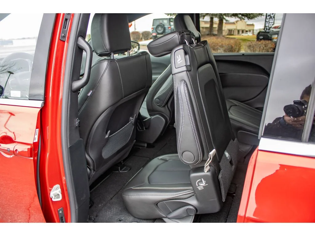 New 2026 Red Hot Pearlcoat Chrysler LX image 37