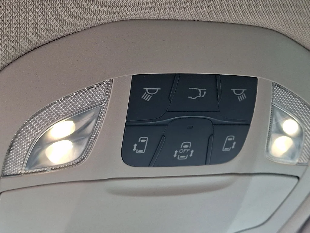 Used 2024 Bright White Cl Chrysler Touring L image 23