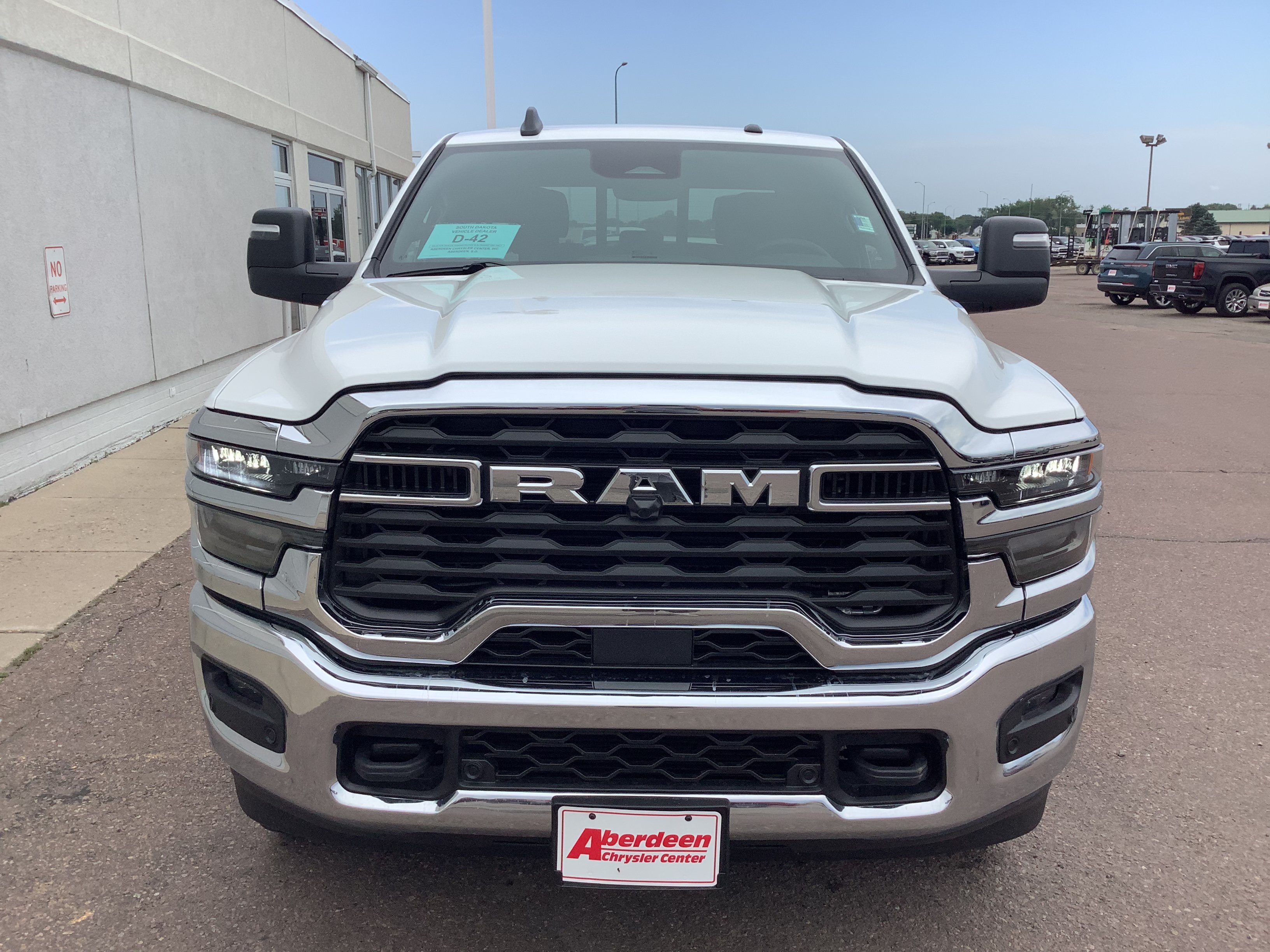 New 2026 Bright White Clear-Coat Exterior Paint RAM Tradesman image 3
