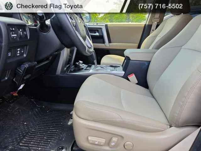 Used 2024 Ice Cap Toyota SR5 Premium image 9